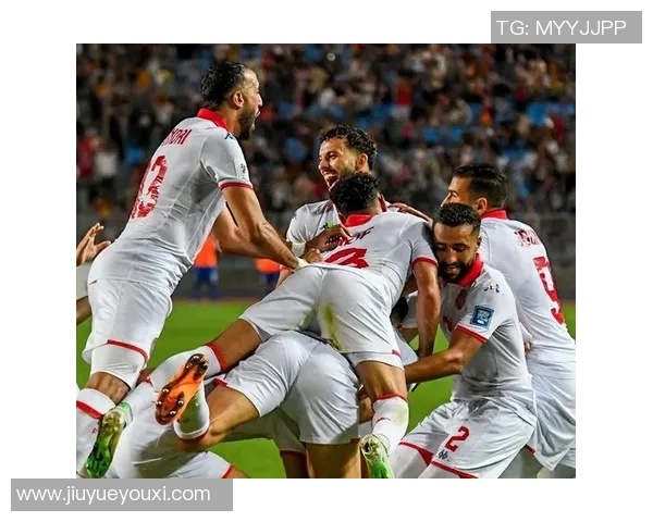 中国男足迎战突尼斯力争胜利展现实力与团队精神